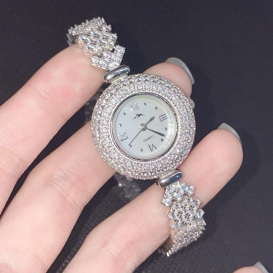 Relógio Milano Cravejado