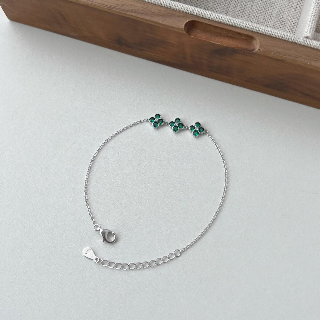 Pulseira Trevo Cravejado com Zircônias