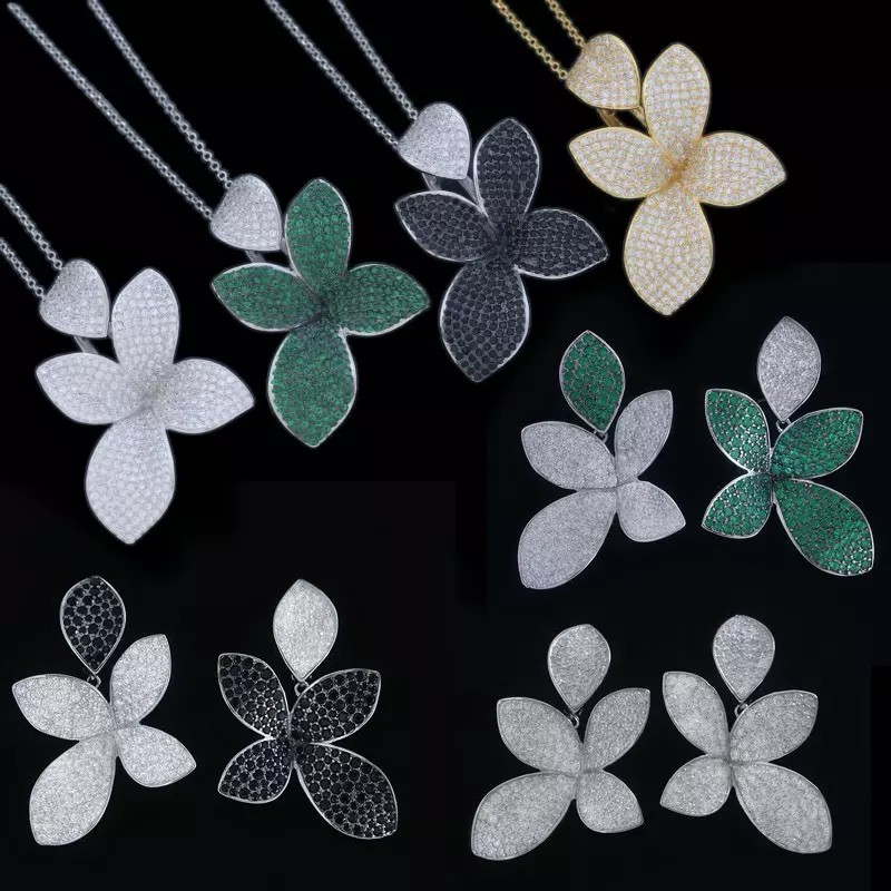 Colar Flor Cravejada Ajustável