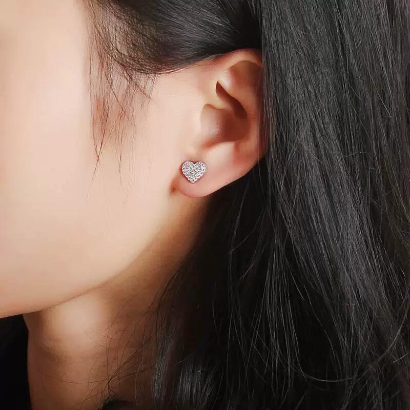 Brinco Coração Mini Cravejado