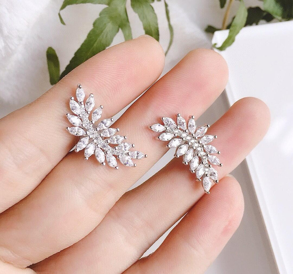 Brinco Folhagem Cravejado