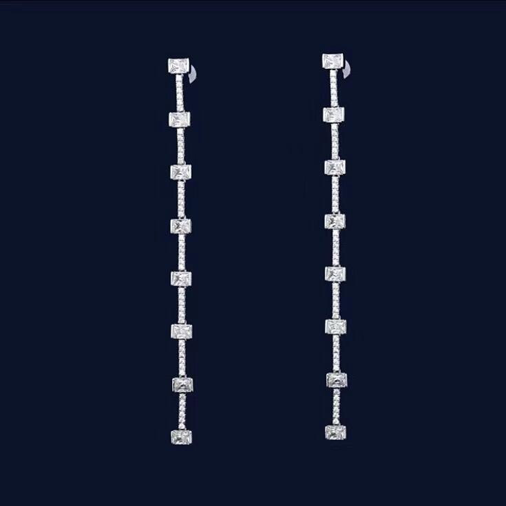 Brinco Longo Zircônias Quadradas Elegance