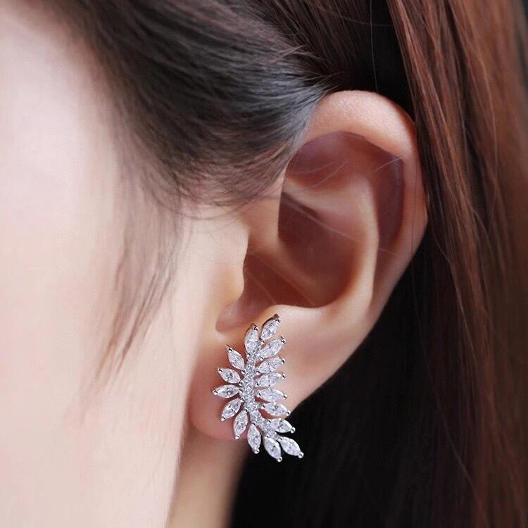 Brinco Folhagem Cravejado