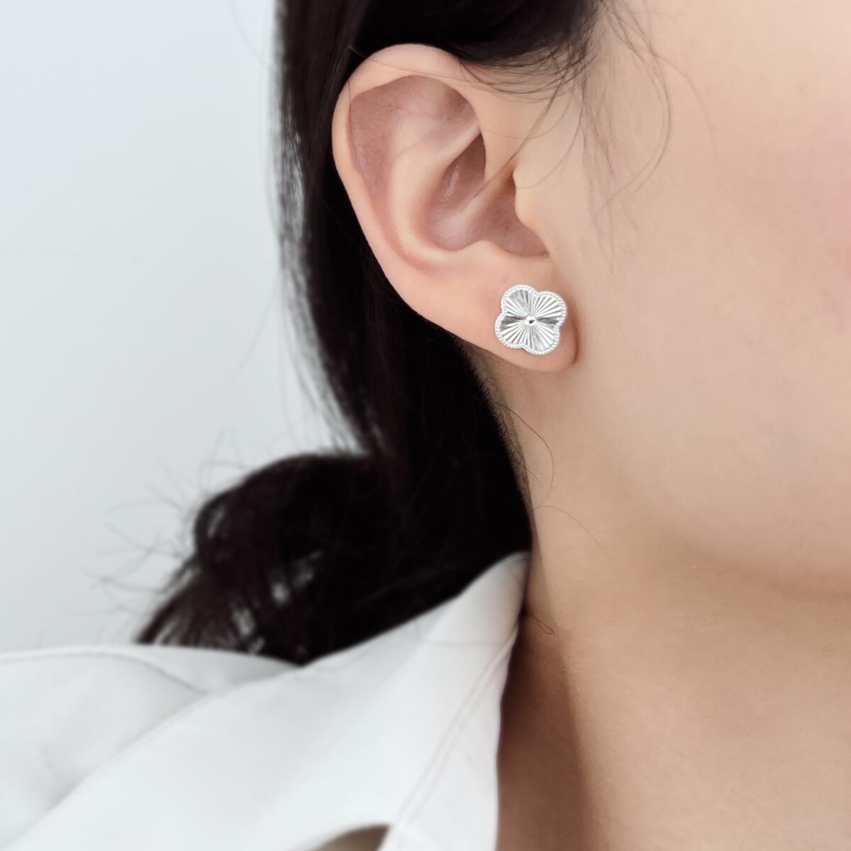 Brinco Clássico Elegância Trevo G