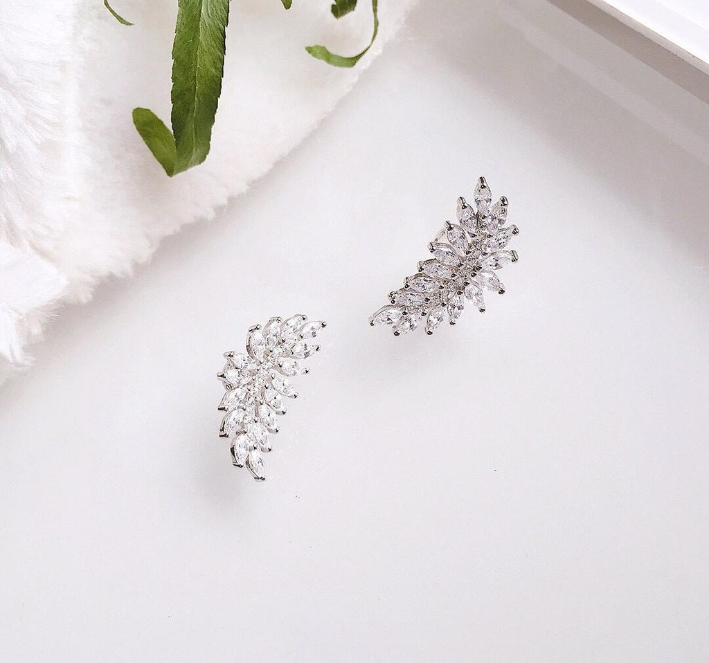 Brinco Folhagem Cravejado