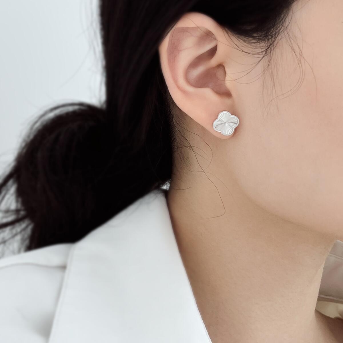 Brinco Clássico Elegância Trevo G