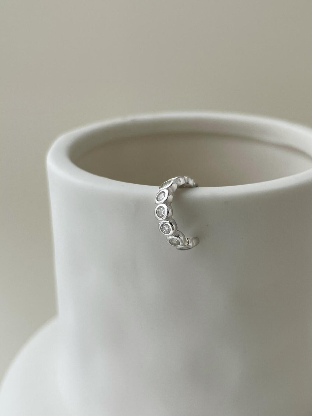 Piercing Falso Bolinhas Brancas