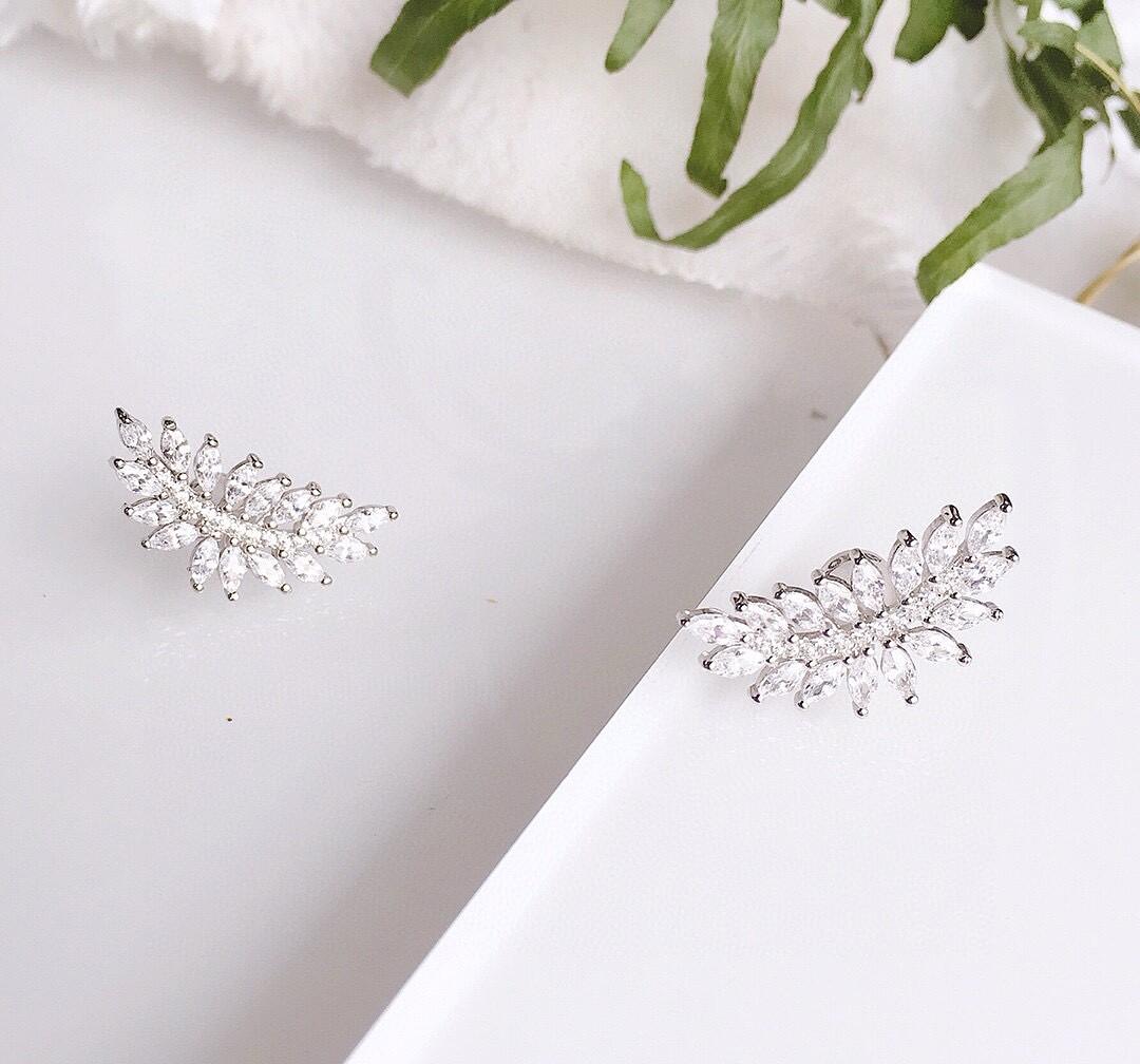 Brinco Folhagem Cravejado