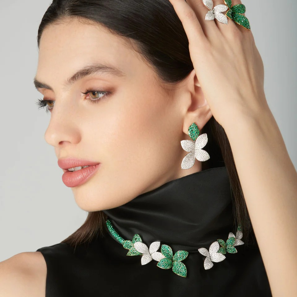 Brinco Flor Bicolor Verde & Branco