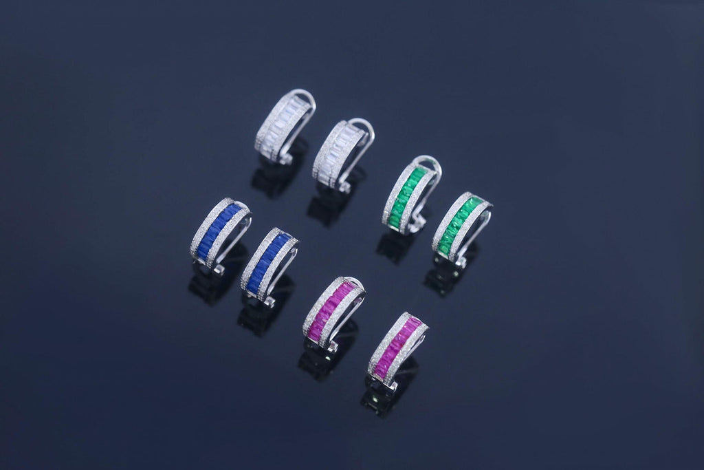 Brinco Meia-Argola com Zircônias Baguete Coloridas