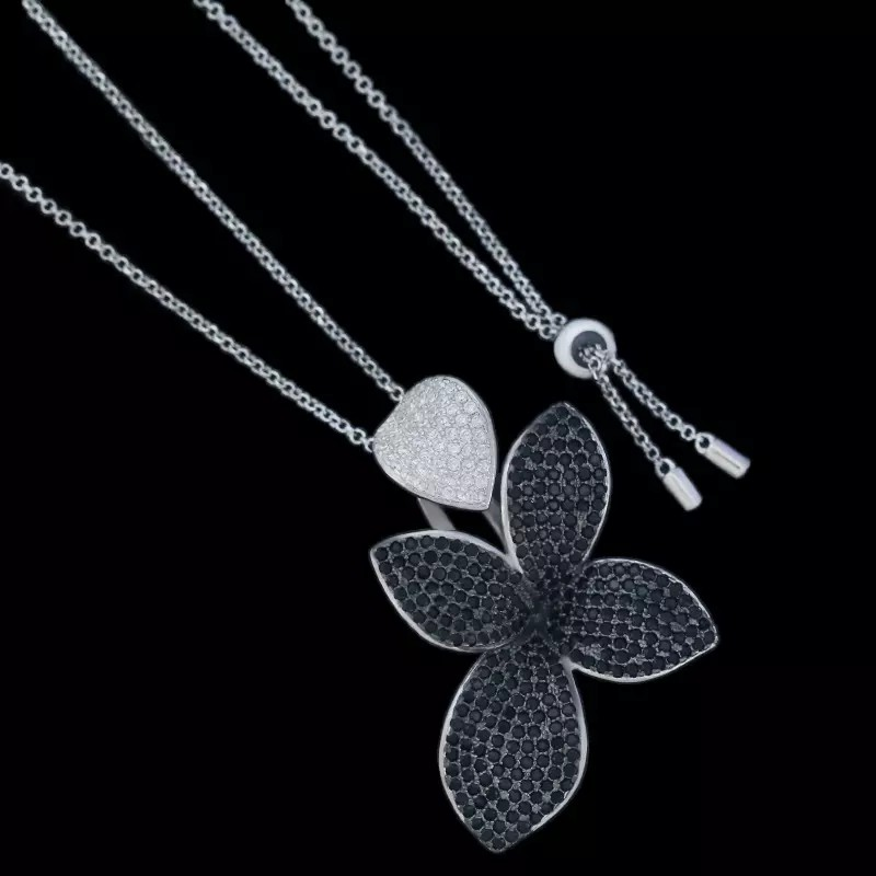 Colar Flor Cravejada Ajustável