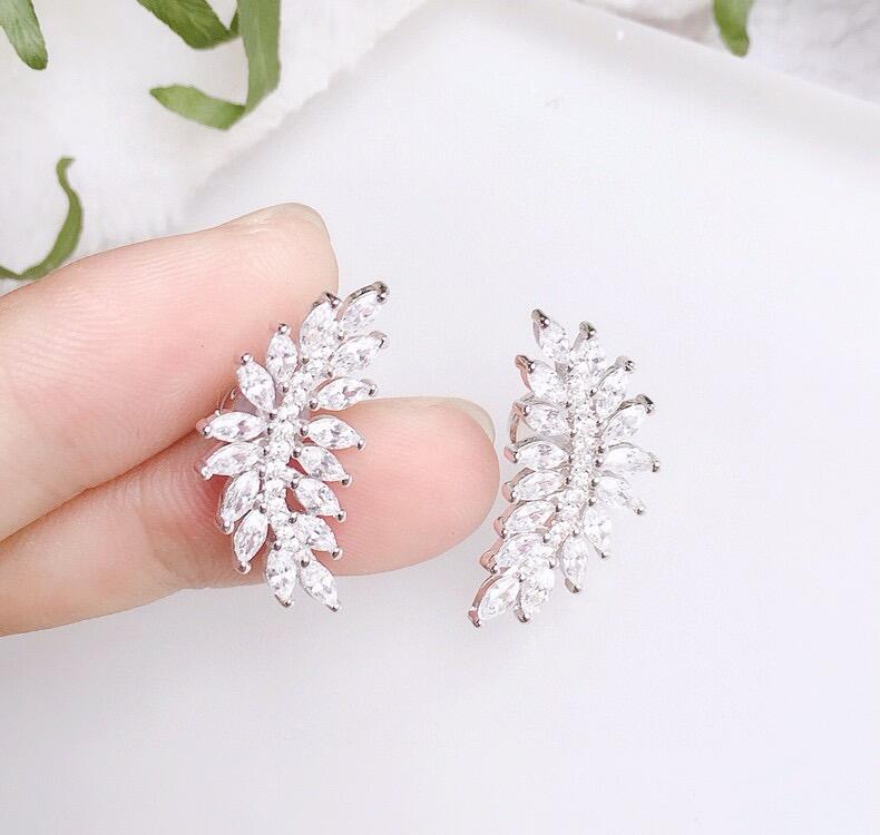 Brinco Folhagem Cravejado