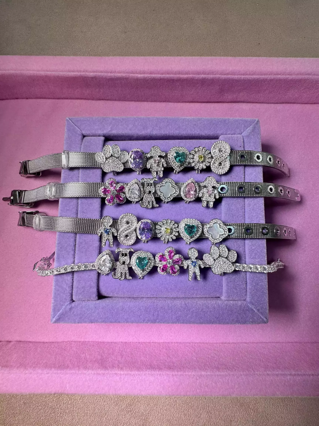 Charm Borboleta Colorida Brilhante