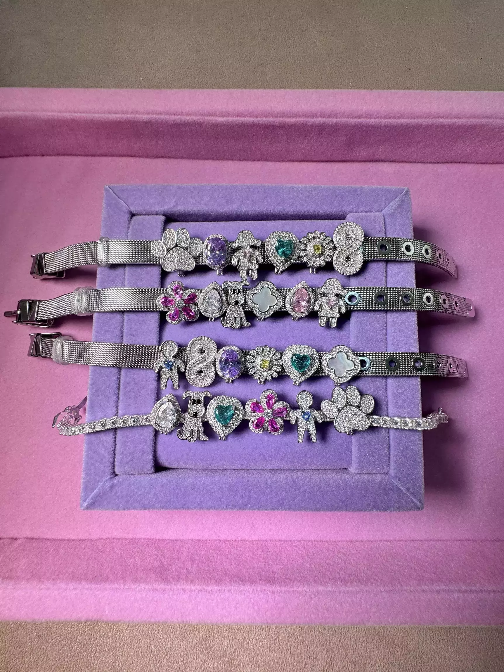 Charm Borboleta Colorida Brilhante